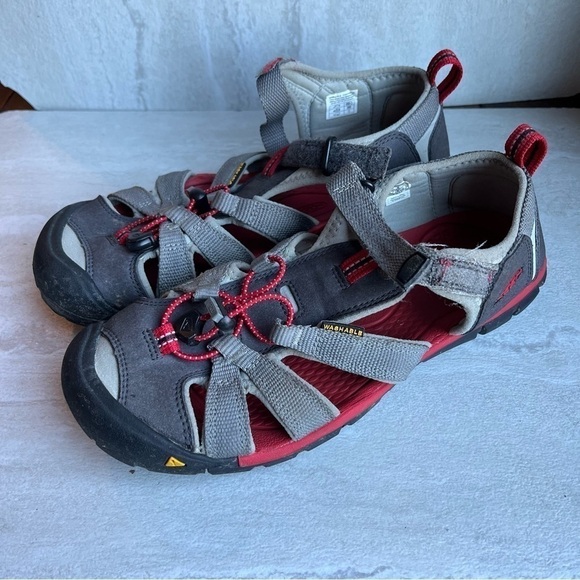 Sandals_&_Flip_Flops
